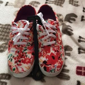 Women’s Casual Floral Shoes